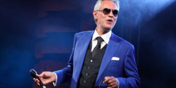 Ünlü İtalyan tenor Andrea Bocelli, haziran ayında İstanbul’da bir konser verecek. Ünlü sanatçı tanıtım toplantısı sebebiyle İstanbul’a geldi. Andrea Bocelli, toplantı sırasında Gazze’de yaşananlarla ilgili de konuştu.