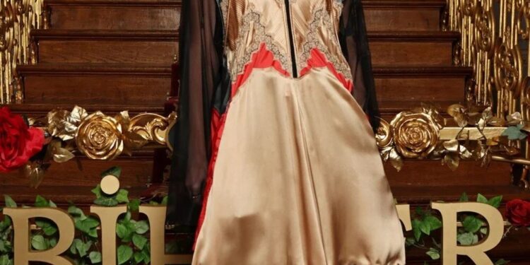 Farah Zeynep Abdullah ifade verdi 1 Farah Zeynep Abdullah, İpek Er'e cinsel saldırıda bulunduğu iddia edilen Musa Orhan'a hakaret ettiği gerekçesiyle ifade verdi.