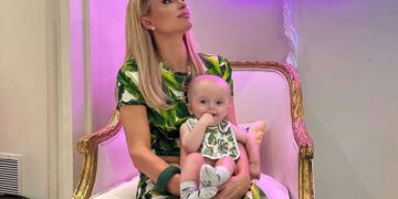 Paris Hilton'un oğlu Phoenix'in kafa şekline yapılan olumsuz eleştirilere Paris Hilton'un kardeşi Nicky Hilton'dan tepki geldi.