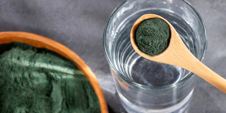 Sivilcelerden kurtulmanın yolu: ıspanak tozu 1 Ispanak güçlü bir bağışıklık sistemi için mutlaka tüketilmesi gereken sebzelerden biridir. Peki, ıspanak tozu ile sivilce maskesi nasıl hazırlanır?