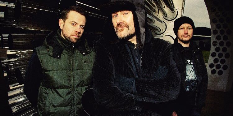 İrlandalı rock grubu Therapy, İstanbul'a geliyor 1 Rock müzikseverlerin yakından takip ettiği İrlandalı grup Therapy son albümlerinin turnesi kapsamında İstanbul’da konser verecek.