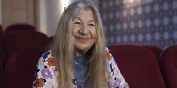 Tiyatro oyuncusu Ayla Algan geçirdiği beyin kanaması sonucunda 86 yaşında hayatını kaybetti.