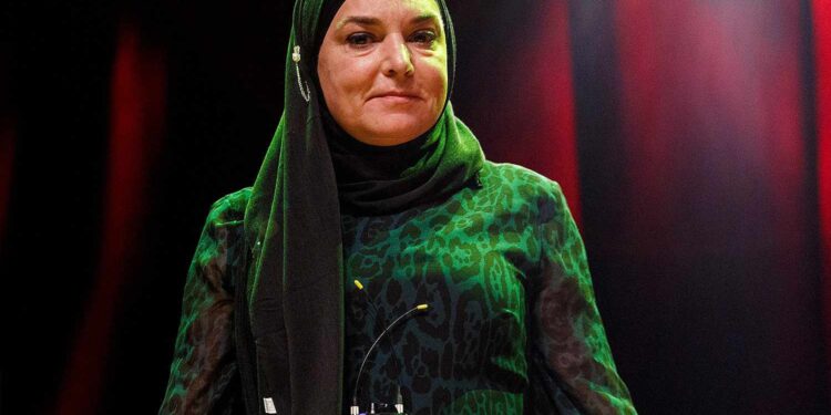 Sinead O'Connor'ın ölüm sebebi açıklandı 1 2023 yılının temmuz ayında hayatını kaybeden İrlandalı şarkıcı Sinead O'Connor'ın ölüm sebebi açıklandı.