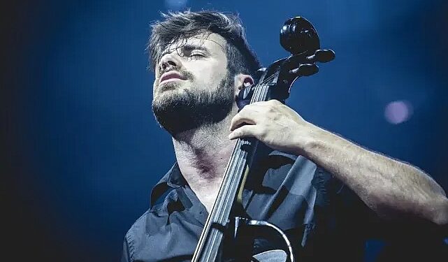 Hırvat çellist Stjepan Hauser, İstanbul'a geliyor 1 Hırvat çellist Stjepan Hauser, 14 Ağustos Çarşamba akşamı Maximum Uniq Açıkhava'da konser verecek.