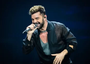 Dünyaca ünlü Porto Rikolu şarkıcı Ricky Martin, temmuz ayında Antalya'da konser verecek.