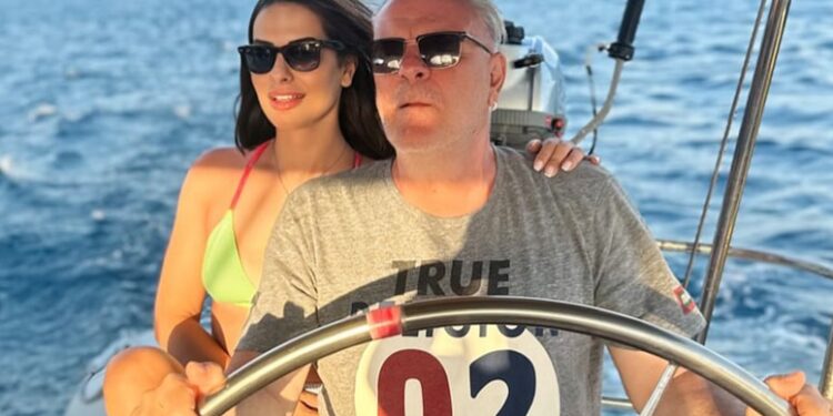 Balayı Yunanistan'da! Burak Sergen ve Gizem Şağban balayına çıktı 1 Balayı Yunanistan’da! Burak Sergen ve Gizem Şağban balayına çıktı