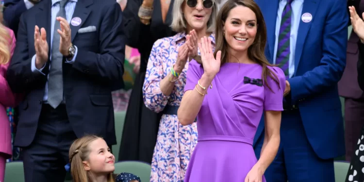 Galler Prensesi Kate Middleton açıklama yaptı 1 Ocak ayında karın bölgesinden ameliyat olan ve kanserle savaşan Galler Prensesi Kate Middleton sağlık durumu hakkında açıklamalarda bulundu.