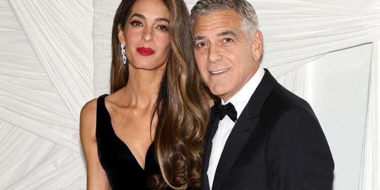 George Clooney ve eşi Seyşeller’de dinleniyor 1 George Clooney ve eşi Amal Clooney, Ekim 2024'te Şeyseller'in büyüleyici doğasında unutulmaz bir tatil geçirdi.