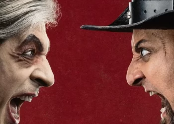 Okan Bayülgen’in "Drakula" uyarlaması sahneye taşındı 15 Okan Bayülgen’in yazıp yönettiği, Hayko Cepkin’in Van Helsing’i canlandırdığı "Drakula" oyunu, Maximum Uniq Hall’da prömiyerini gerçekleştirdi.