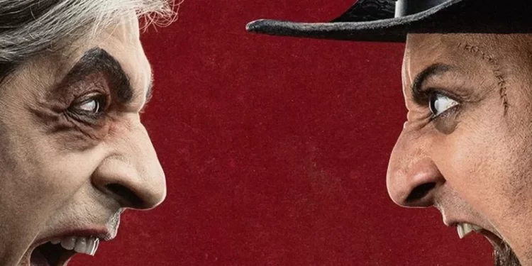 Okan Bayülgen’in "Drakula" uyarlaması sahneye taşındı 1 Okan Bayülgen’in yazıp yönettiği, Hayko Cepkin’in Van Helsing’i canlandırdığı "Drakula" oyunu, Maximum Uniq Hall’da prömiyerini gerçekleştirdi.