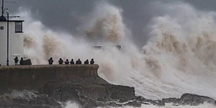 Darragh Fırtınası yeni yıl hazırlıklarını vurdu! 1 Kral Charles’ın en sevdiği konutlardan biri olan Sandringham Malikanesi’ndeki Kış Işık Yolu, Fırtına Darragh nedeniyle kapatıldı.