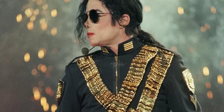 Michael Jackson’a ait yayınlanmamış 12 şarkı bulundu 1 Michael Jackson’ın ölümünden 15 yıl sonra, ünlü sanatçının daha önce hiç yayımlanmamış 12 şarkısının yer aldığı kasetler, bir depoda bulundu.