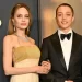 Angelina Jolie ve Oğlu Knox’tan Yangın Mağdurlarına Destek 10 Los Angeles’taki büyük yangınlar devam ederken, Angelina Jolie ve oğlu Knox, yangından etkilenenler için yardım malzemeleri topladı.