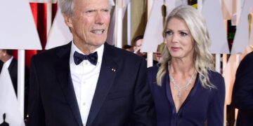 Clint Eastwood, 10 yıllık hayat arkadaşı Christina Sandera'nın Temmuz 2024'teki ani ölümünden sonra iyileşme sürecinde.