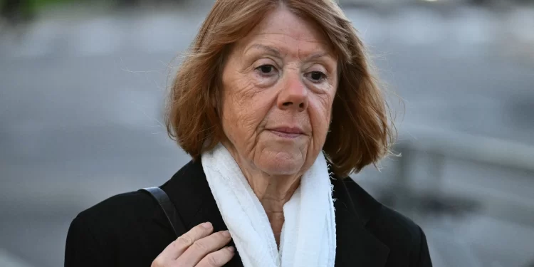 Gisèle Pelicot ‘Yılın Kişisi’ seçildi: Sessizliğin sembolü oldu 1 Fransa’da 'Yılın Kişisi' seçilen Gisèle Pelicot, cinsel saldırı mağdurlarının sesi haline geldi.