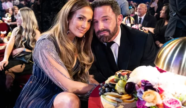Jennifer Lopez ve Ben Affleck boşandı 1 Jennifer Lopez ve Ben Affleck, 2022’de başlayan evliliklerini Ağustos 2024’te boşanma davasıyla sonlandırdı.
