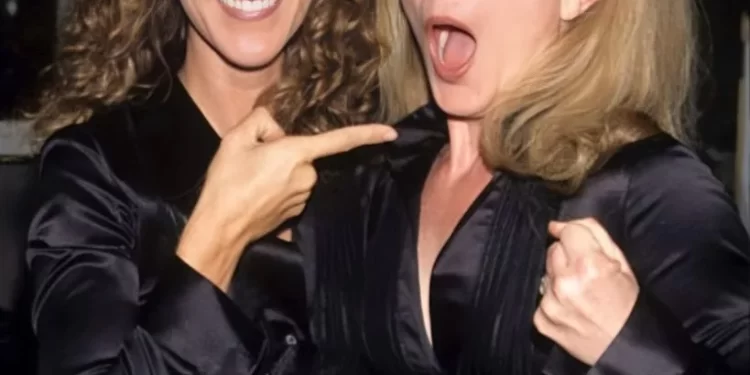Céline Dion’dan nostaljik paylaşım 1 Ünlü şarkıcı Céline Dion, SNL’in 50. yıl özel programını kutlamak için 1998 yılında Ana Gasteyer ile çekilen bir fotoğrafını paylaştı.