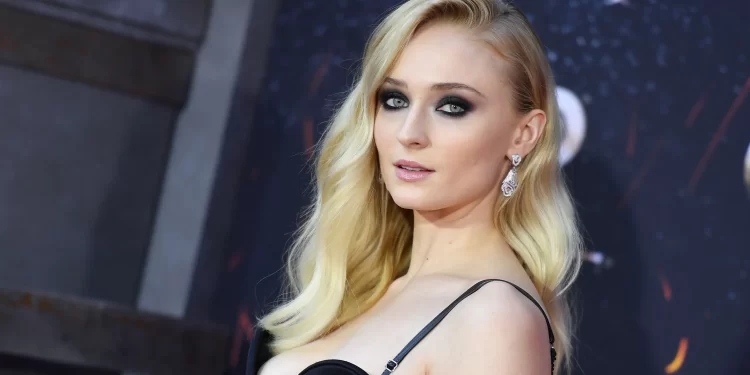 Sophie Turner Maldivler tatilinde 1 Ünlü oyuncu Sophie Turner, arkadaşlarıyla birlikte Maldivler’de keyifli bir tatil yapıyor.