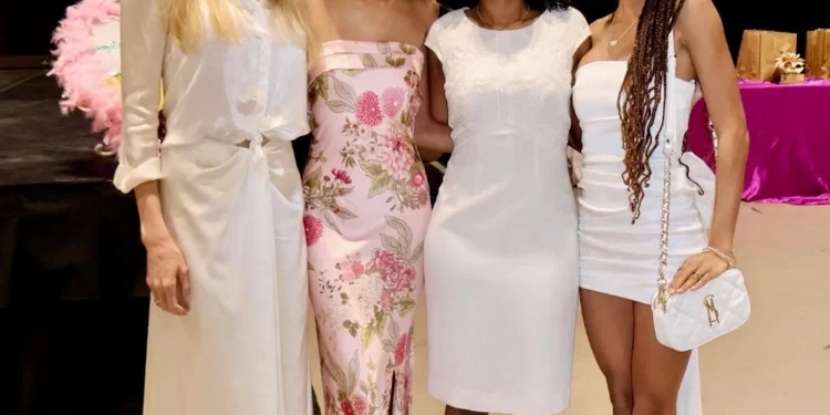 Angelina Jolie, Kızı Zahara ile gurur duydu 1 Angelina Jolie, Kızı Zahara ile gurur duydu