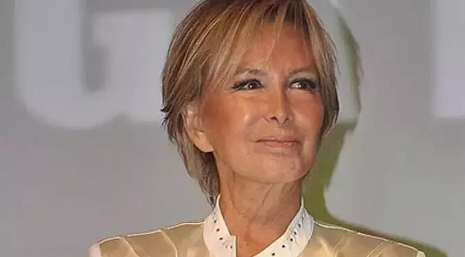 Yeşilçam'ın zarif yüzü Filiz Akın hayatını kaybetti 1 Türk sinemasının unutulmaz isimlerinden Filiz Akın, uzun süredir mücadele ettiği kansere yenilerek 82 yaşında hayata veda etti