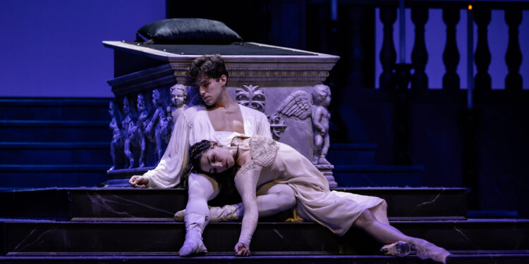 İDOB’dan 21 Yıl Sonra "Romeo ve Juliet" Balesi Sahneye Döndü 1 İDOB’dan 21 Yıl Sonra “Romeo ve Juliet” Balesi Sahneye Döndü