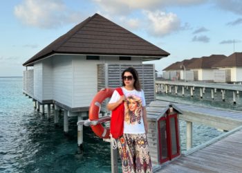 Farah Khan, YouTube videolarıyla tanınan aşçısı Dilip’le birlikte Maldivler’e tatile çıktı.