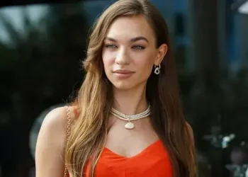 Balıkesir Sındırgı merkezli 6,1 büyüklüğündeki depremde yıkılan binanın enkazından çıkarılan 81 yaşındaki Nihat Önbaş, hastanede yaşamını yitirdi.