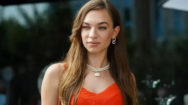 Eylül Tumbar’ın amcası depremde hayatını kaybetti 1 Balıkesir Sındırgı merkezli 6,1 büyüklüğündeki depremde yıkılan binanın enkazından çıkarılan 81 yaşındaki Nihat Önbaş, hastanede yaşamını yitirdi.