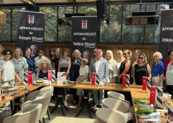 Affan Keçeci, Dişi Kartallar ile buluştu 14 Beşiktaş Divan Kurulu başkan adayı Affan Keçeci, kadın üyelerden oluşan Dişi Kartallar ile bir araya gelerek projelerini paylaştı.