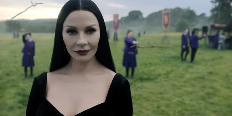 Catherine Zeta-Jones, eşi Michael Douglas ile golf sahasında yaşadığı bir olayı anlattığı televizyon programında gündem oldu.