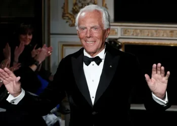 91 yaşında yaşamını yitiren Giorgio Armani, zarafet ve sadeliğiyle dünya modasına yön verdi.