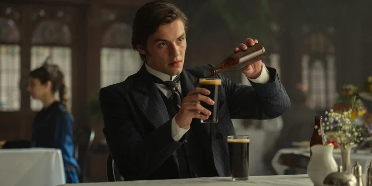 Netflix’in yeni dizisi House of Guinness, 25 Eylül’de izleyiciyle buluşurken, yapımcı Stephen Knight dizinin ikinci sezon için onay aldığını açıkladı.