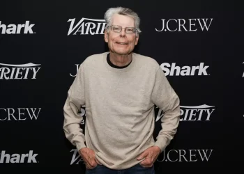 Stephen King, Charlie Kirk hakkında yaptığı paylaşım için özür diledi 18 ABD’li yazar Stephen King, geçtiğimiz günlerde Charlie Kirk’ün Utah Valley University’de düzenlediği bir etkinlikte öldürülmesinin ardından yaptığı tartışmalı paylaşım nedeniyle özür diledi.