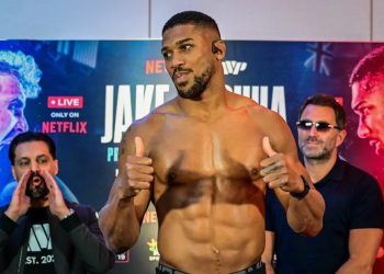 Anthony Joshua ölümlü kazaya karıştı 13 Eski dünya ağır sıklet boks şampiyonu Anthony Joshua’nın Nijerya’da içinde bulunduğu aracın karıştığı trafik kazasında 2 kişi yaşamını yitirdi.