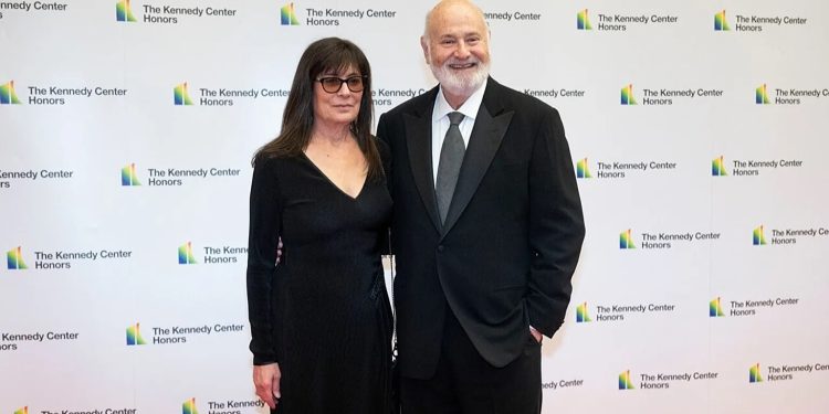 Ünlü yönetmen Rob Reiner ve eşi evlerinde ölü bulundu 1 Rob Reiner ve eşi Michele Reiner, Los Angeles’ın lüks Brentwood semtindeki evlerinde ölü bulundu.