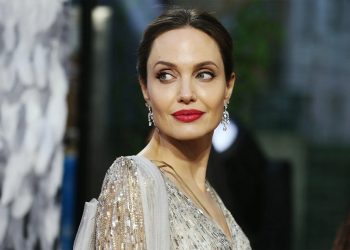 Ünlü oyuncu Angelina Jolie’nin adının geçtiği davet e-postaları ve film gösterimlerine ilişkin detaylar bulunuyor.