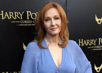 Jeffrey Epstein belgelerinde adının geçmesi sonrası hedef haline gelen J.K. Rowling, sosyal medyada iddiaları sert bir dille yalanladı.