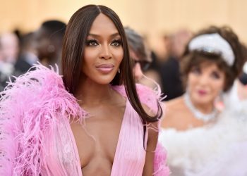 Jeffrey Epstein’a ait yeni belgeler, bu kez ünlü model Naomi Campbell’ın adını gündeme taşıdı.