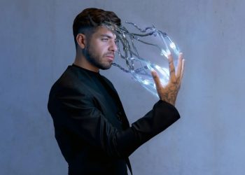 Elektronik müziğin son yıllardaki en çarpıcı sahne projelerinden biri olan Anyma’nın ÆDEN gösterisi bu kez Paris’te izleyiciyle buluşmaya hazırlanıyor.