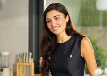 Hande Erçel dosyasında yeni adım 13 Ünlü isimlere yönelik yürüttüğü uyuşturucu soruşturmasında oyuncu Hande Erçel’le ilgili dikkat çeken bir gelişme yaşandı.