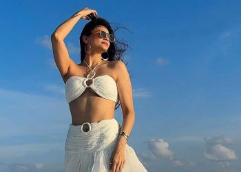 Daisy Shah Maldivler tatilinden kareler paylaştı 11 Hint oyuncu Daisy Shah, Maldivler tatilinden paylaştığı yeni fotoğraflarla dikkat çekti.