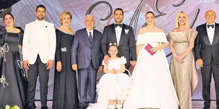 Çorum’da gerçekleşen Ahlatcı düğünü, klasik bir aile töreninin çok ötesine geçen ayrıntılarıyla dikkat çekti.