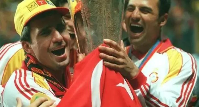 Galatasaray’ın Avrupa zaferinde 26 yıl: Türk futbolunun Kopenhag’da değişen gecesi 1 Galatasaray’ın Avrupa zaferinde 26 yıl: Türk futbolunun Kopenhag’da değişen gecesi
