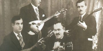 1934 yılında Pire ekolünün bilinen rebetiko topluluğu