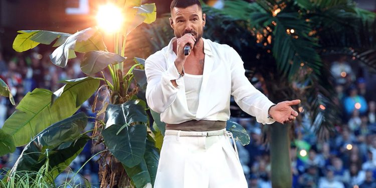 Ricky Martin 15 yıl sonra İstanbul’da: Konser sonrası Türk hamamına gidecek 1 Latin pop müziğinin dünyaca ünlü ismi Ricky Martin, 11 Temmuz’da Küçük Çiftlik Park’ta konser verecek.