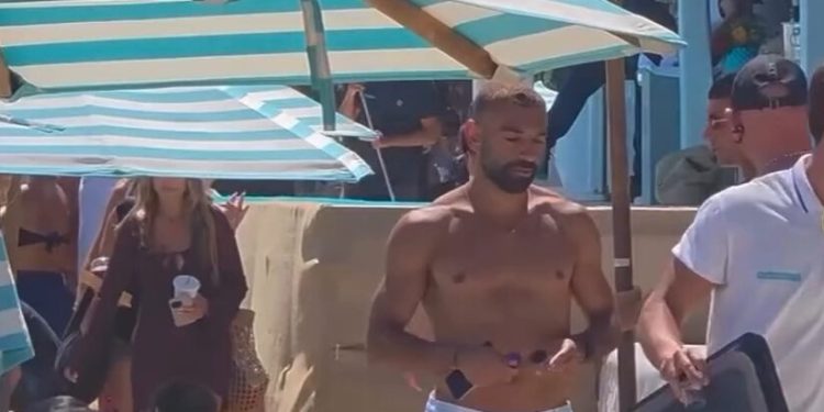 Beşiktaş ve Trabzonspor’la anılan Salah, Yunanistan tatilinde 1 Transferde önce Beşiktaş, ardından Trabzonspor’la adı geçen Mohamed Salah, Yunanistan’ın Mikonos Adası’nda görüntülendi.