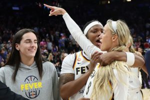 Indiana Fever oyuncusu Sophie Cunningham, WNBA maçlarında kendisini heyecanlandıran iki Hollywood yıldızını açıkladı.